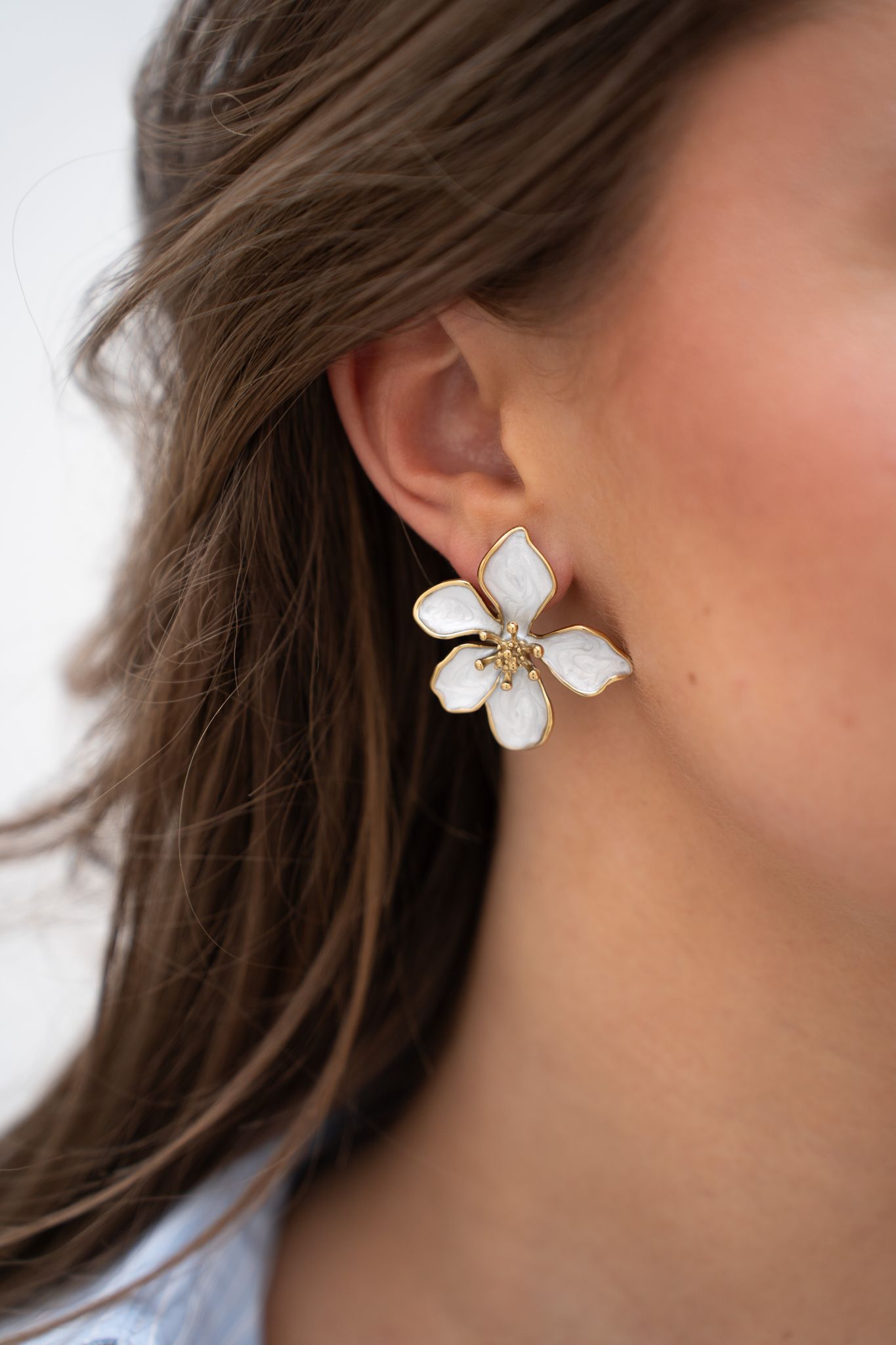 Oorbel Wit/goud bloem